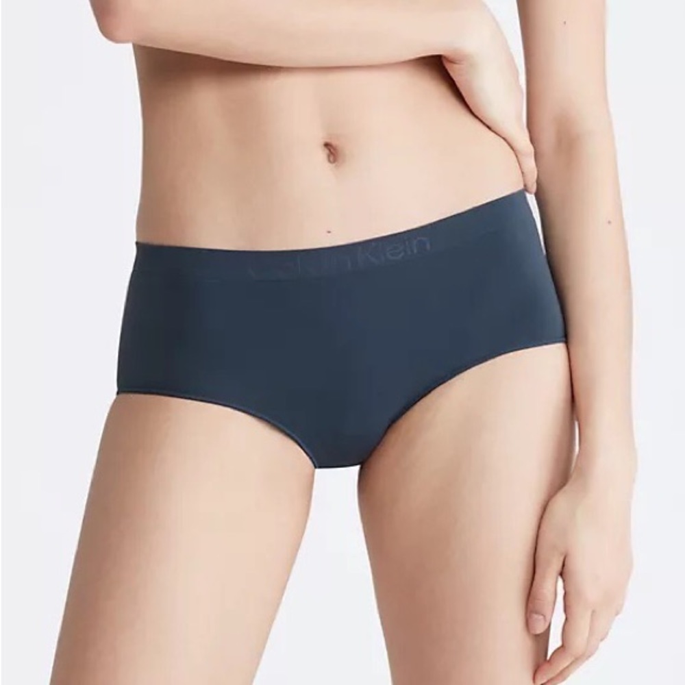 NWT Calvin Klein Bonded Flex Boyshort Size Small